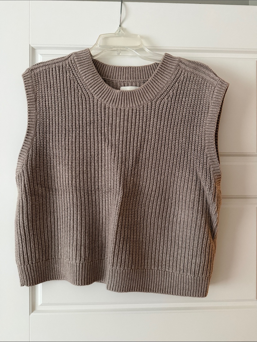Abercrombie & Fitch Taupe Ribbed Crewneck Sweater Vest